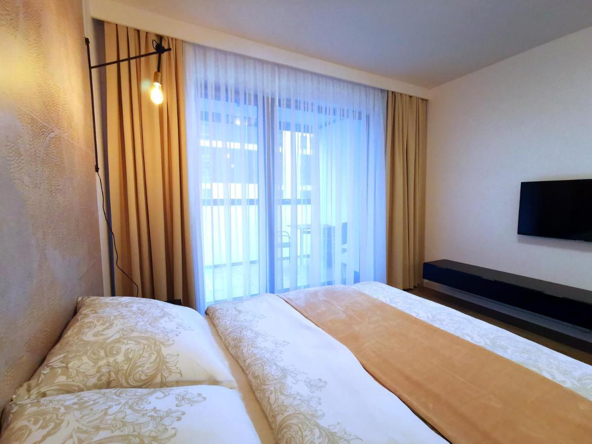 Come&Stay Apartments Wola Warschau Exterior foto