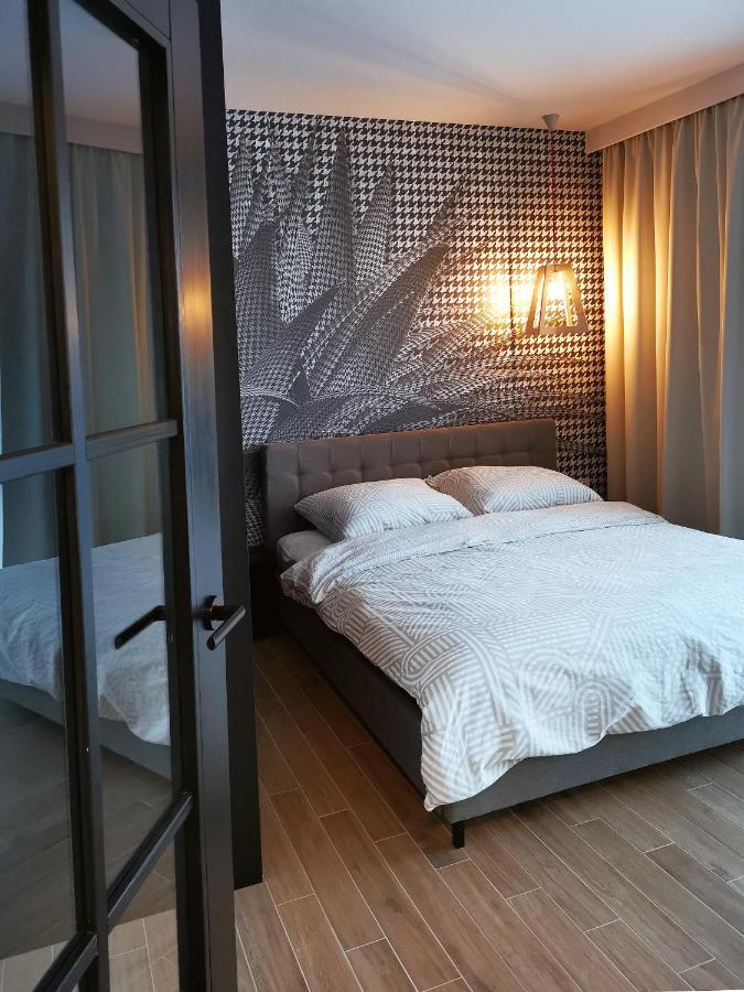 Come&Stay Apartments Wola Warschau Exterior foto